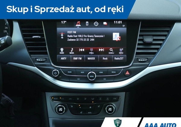 Opel Astra cena 55000 przebieg: 56644, rok produkcji 2017 z Wronki małe 326